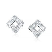 Kolczyki z diamentami w szlifie baguette 